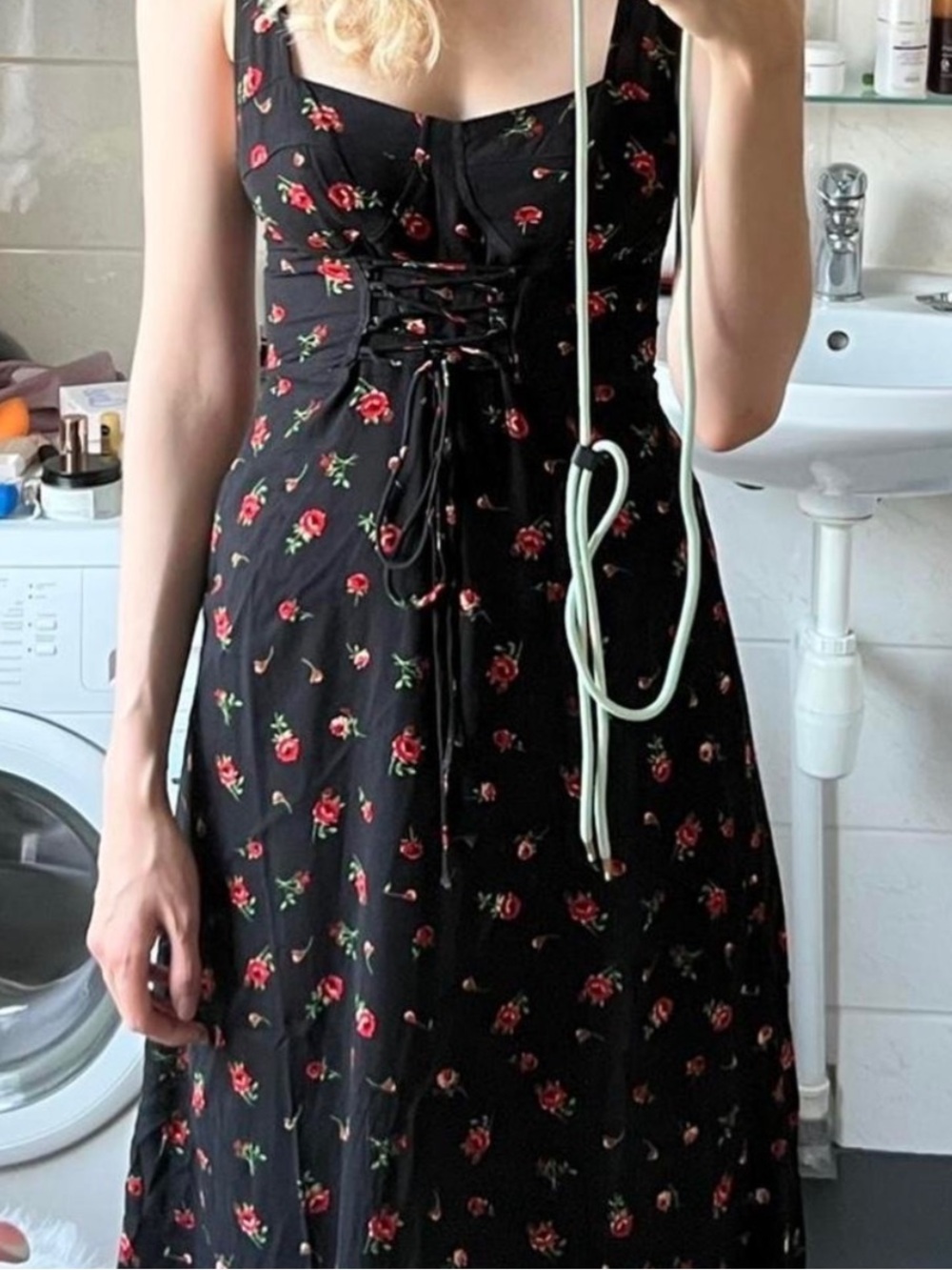 Black Floral Front Lace-Up Sundress - Picture 2 of 2